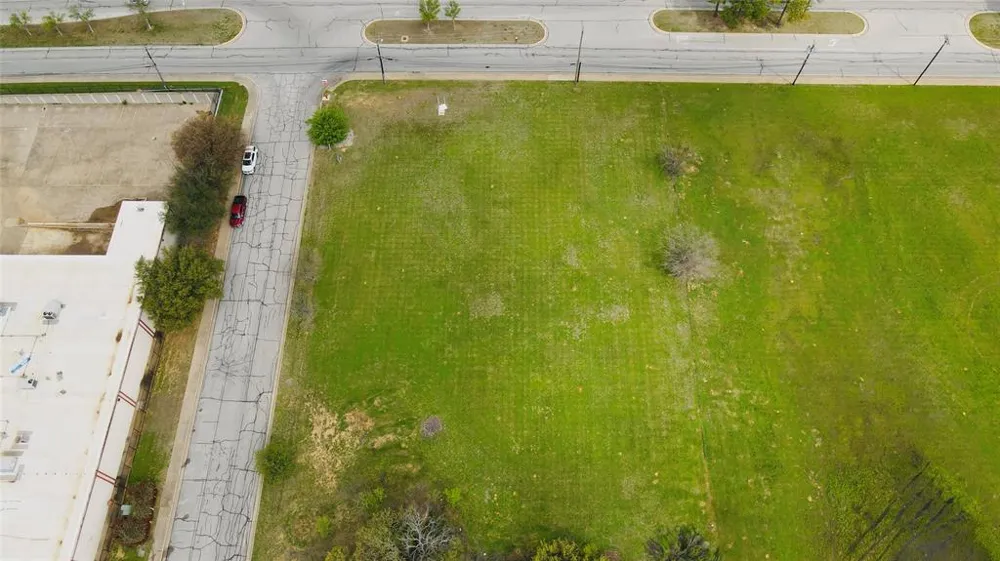 3708 Harwood Road Bedford, TX 76021
