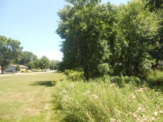 6th Crn 17th St/6th Avenue Windom, MN 56101
