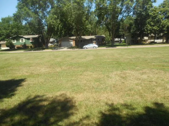 6th Crn 17th St/6th Avenue Windom, MN 56101