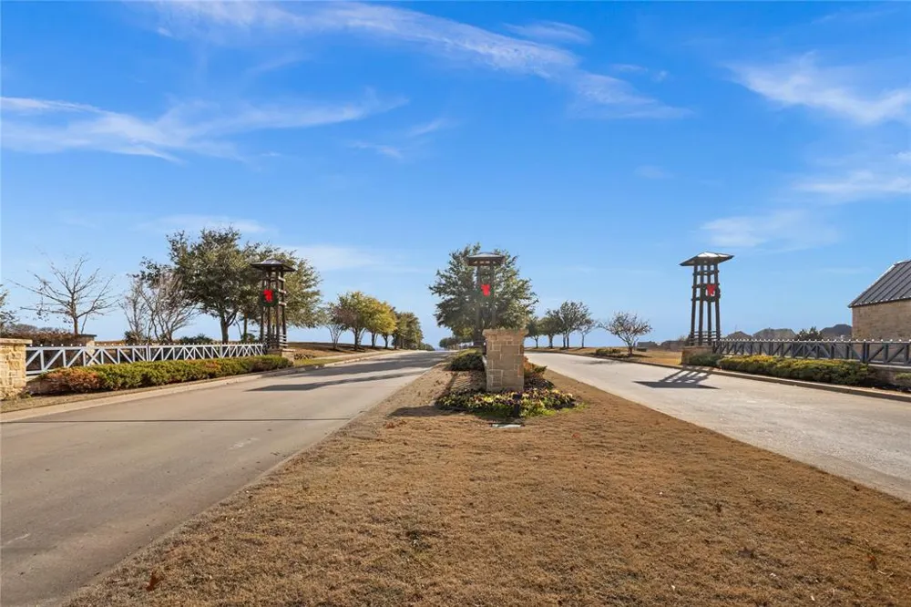 1701 Eagle Glen Pass Gunter, TX 75058