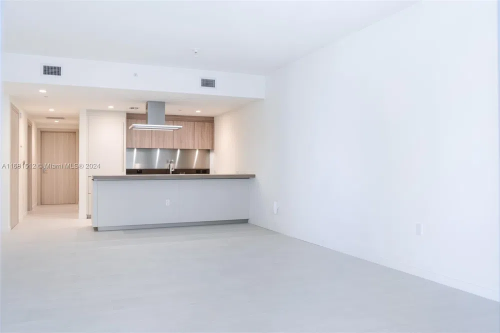 1000 Brickell Plaza #3307 Miami, FL 33131