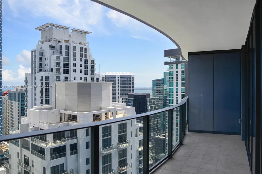 1000 Brickell Plaza #3307 Miami, FL 33131