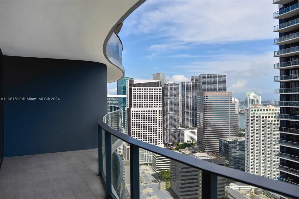 1000 Brickell Plaza #3307 Miami, FL 33131
