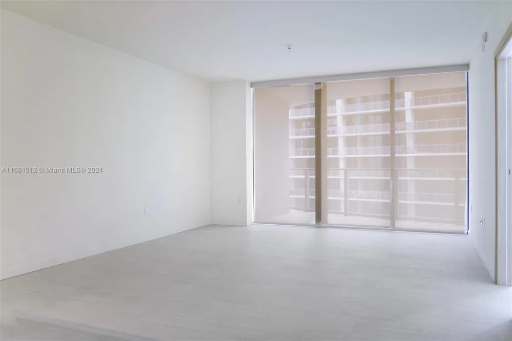 1000 Brickell Plaza #3307 Miami, FL 33131