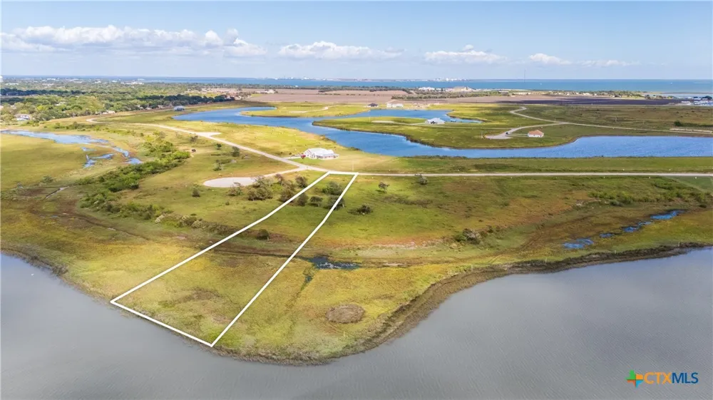 16 Redfish Retreat Drive Port Lavaca, TX 77979