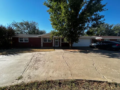 1406 E Broadway