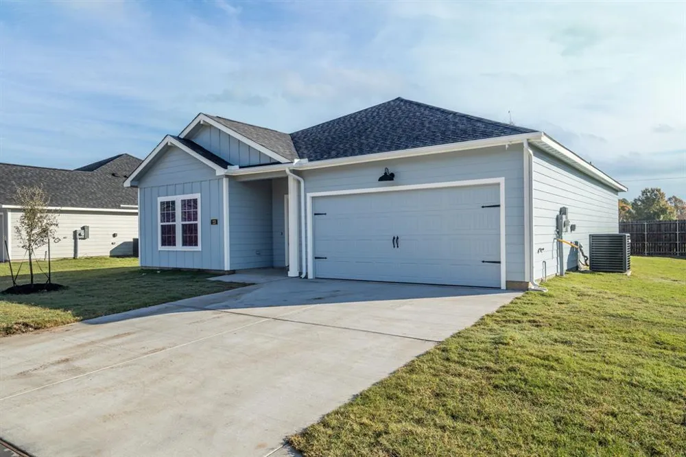 223 Faith Lane Tioga, TX 76271