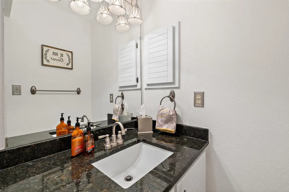 402 Lost Echo Horseshoe Bay, TX 78657