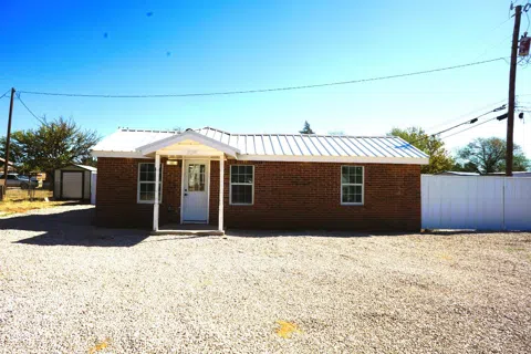 704 D STREET