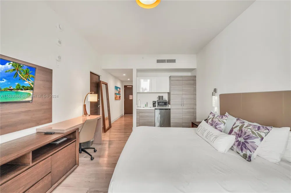 777 Ocean Dr #S316 Hollywood, FL 33019