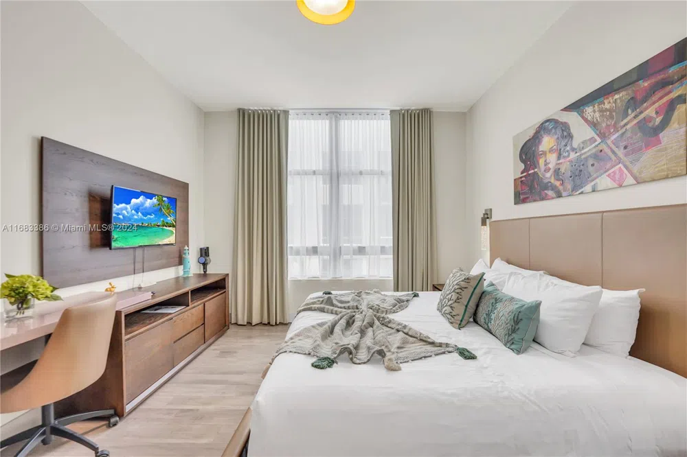 777 Ocean Dr #S316 Hollywood, FL 33019