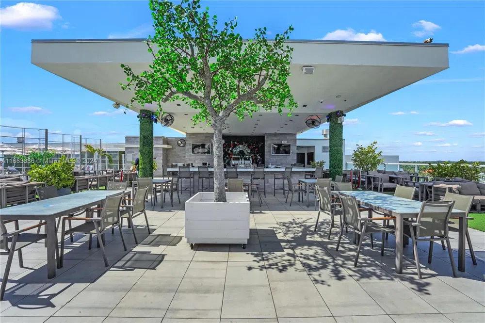 777 Ocean Dr #S316 Hollywood, FL 33019