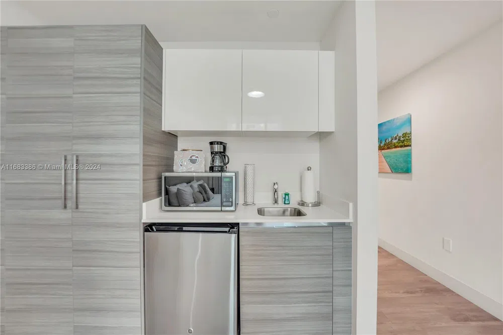 777 Ocean Dr #S316 Hollywood, FL 33019