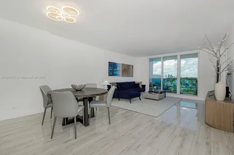 2301 Collins Ave #534