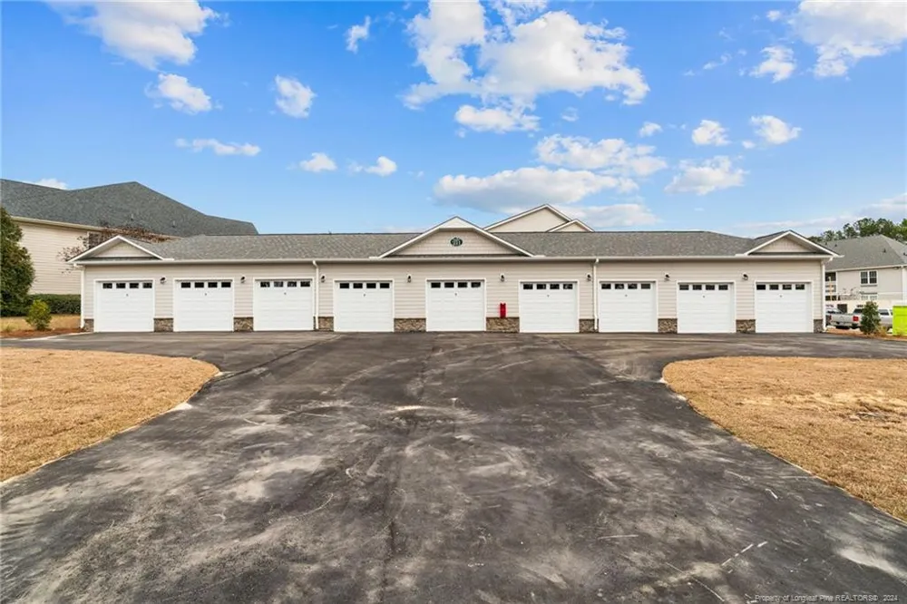 240 Gallery Drive #304 Spring Lake, NC 28390