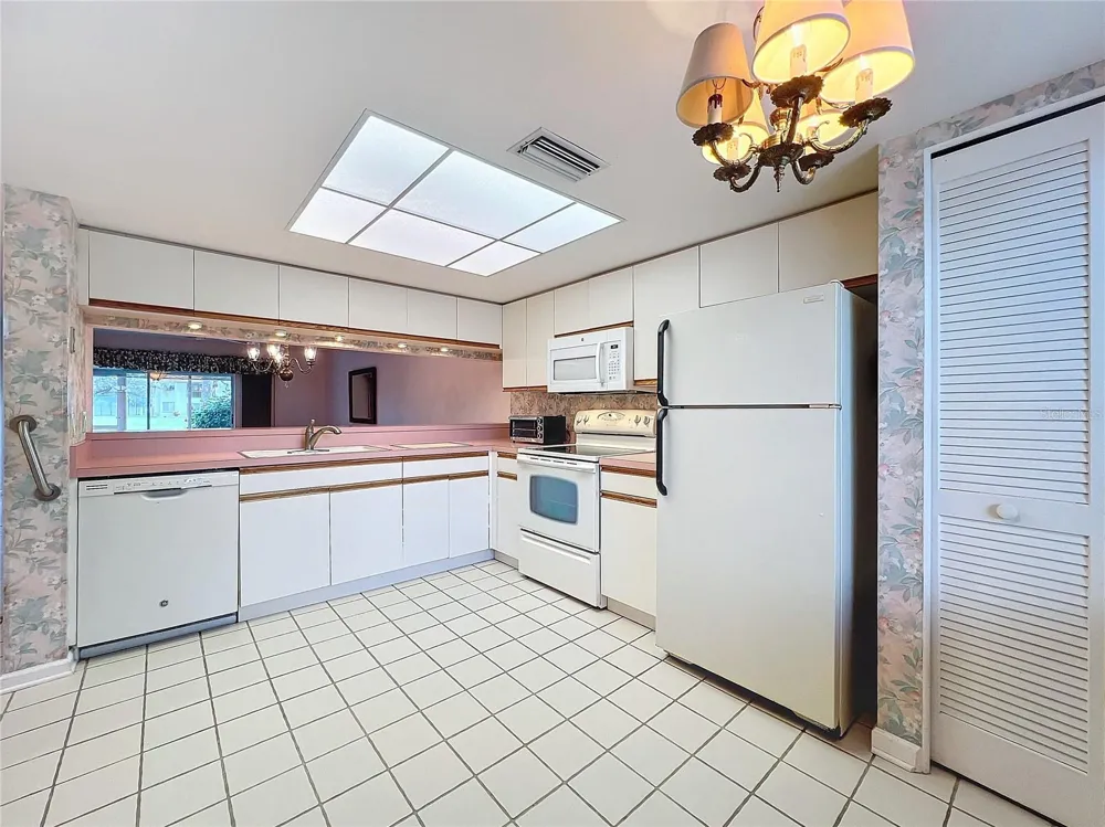 4382 MADEIRA COURT #3361 Sarasota, FL 34233