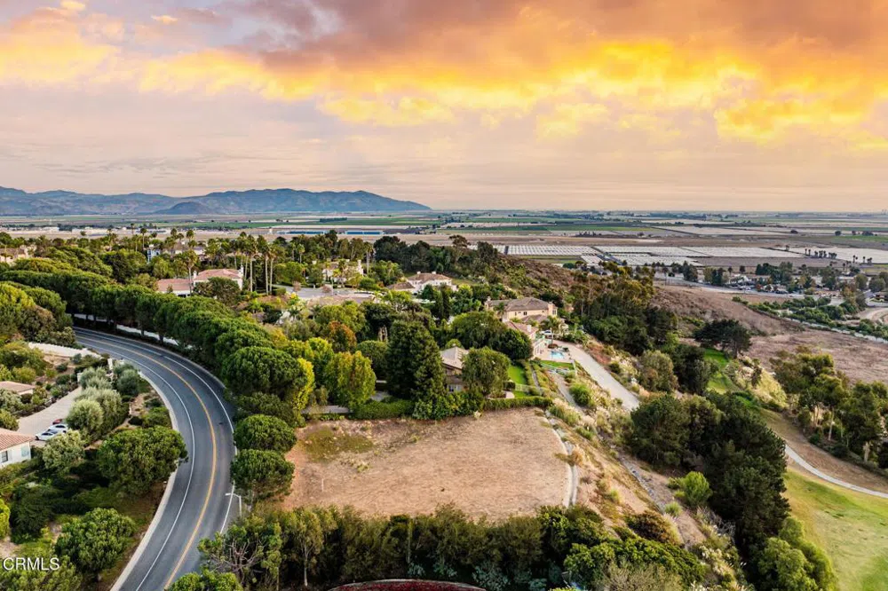 1250 Crestview Avenue Camarillo, CA 93010