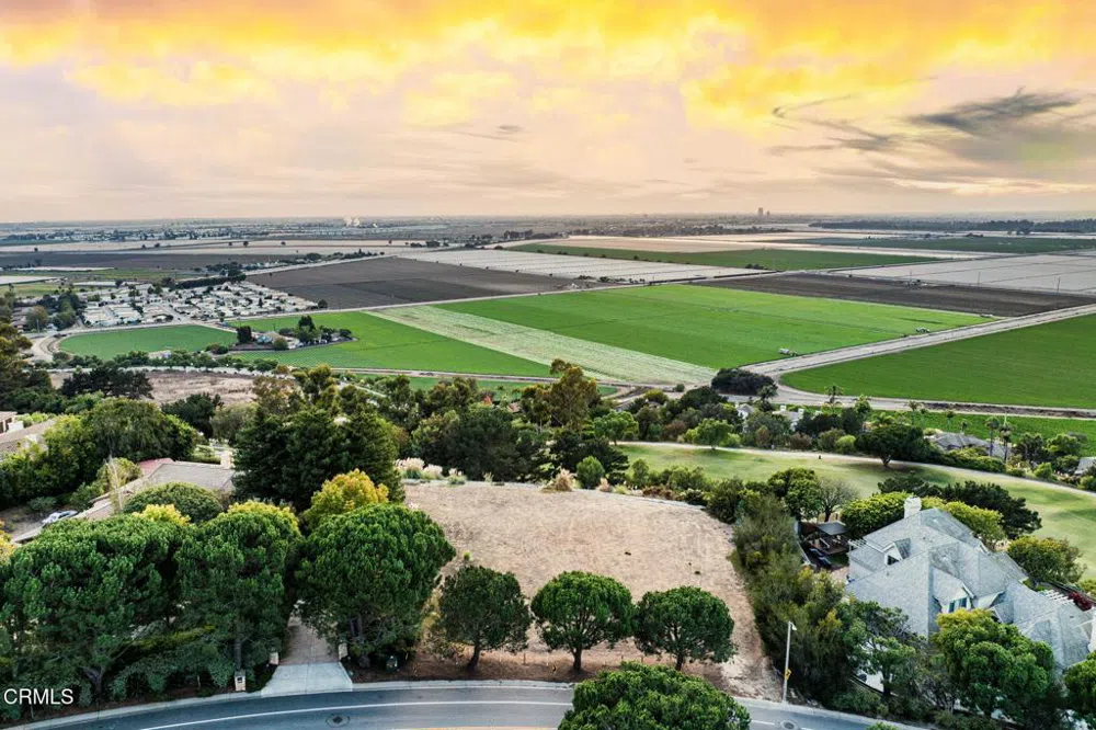 1250 Crestview Avenue Camarillo, CA 93010