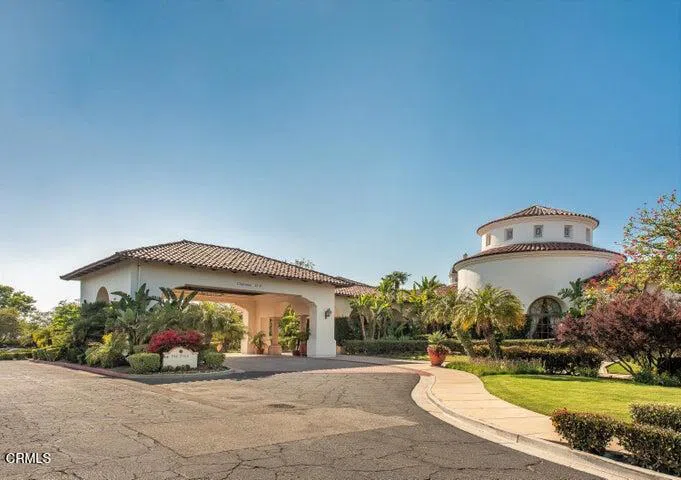 1250 Crestview Avenue Camarillo, CA 93010