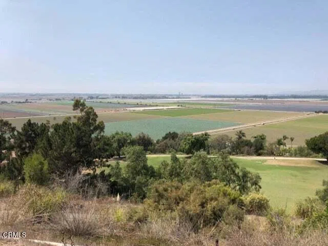 1250 Crestview Avenue Camarillo, CA 93010