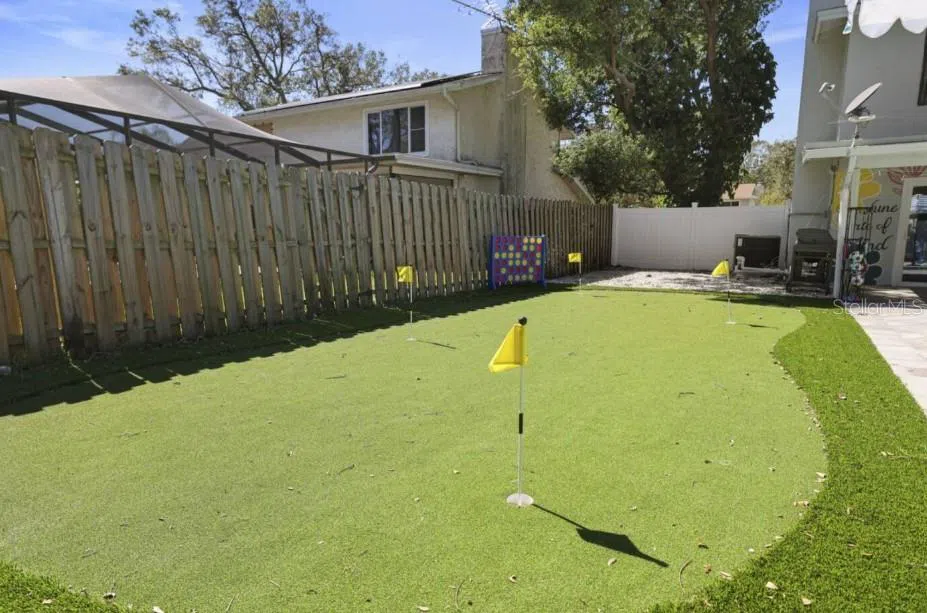10075 W BAY STREET Seminole, FL 33776