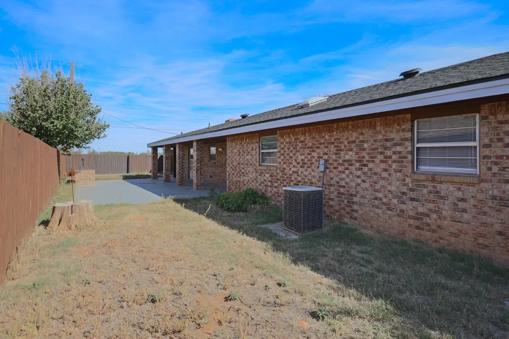 419 E Jackson Street Levelland, TX 79336