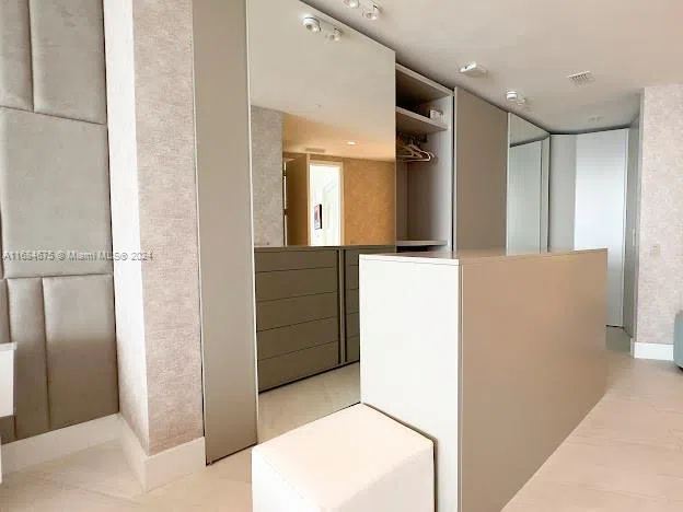 18555 Collins Ave #5203 Sunny Isles Beach, FL 33160