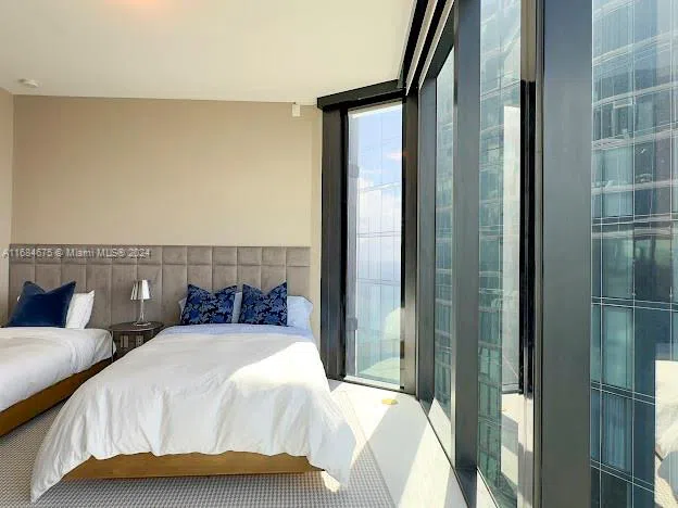 18555 Collins Ave #5203 Sunny Isles Beach, FL 33160