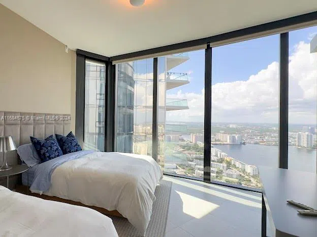 18555 Collins Ave #5203 Sunny Isles Beach, FL 33160