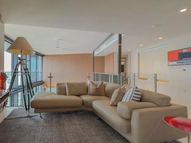 18555 Collins Ave #5203 Sunny Isles Beach, FL 33160