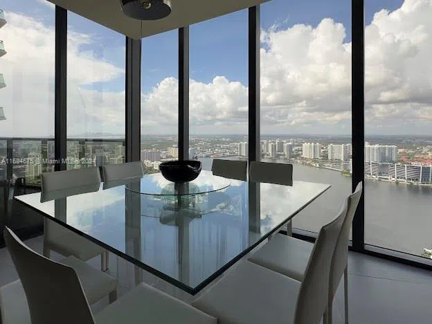 18555 Collins Ave #5203 Sunny Isles Beach, FL 33160