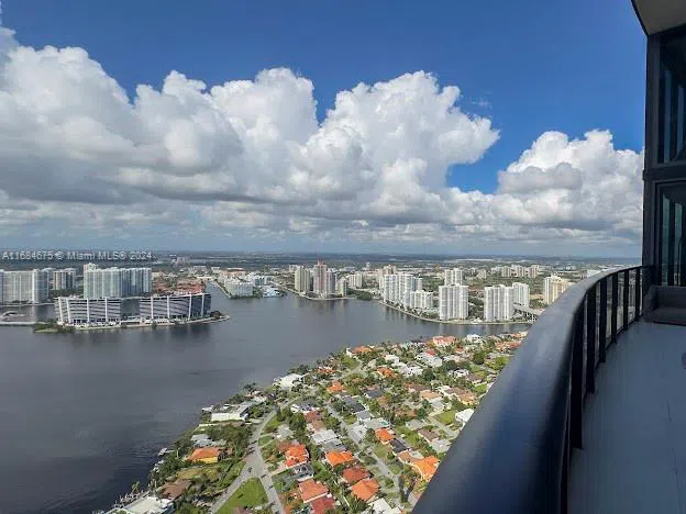 18555 Collins Ave #5203 Sunny Isles Beach, FL 33160