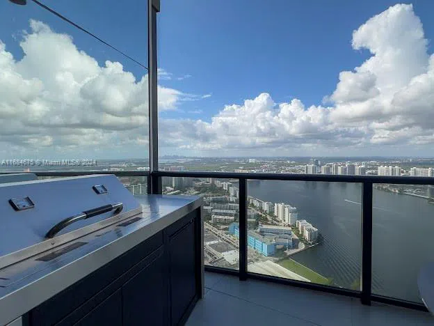 18555 Collins Ave #5203 Sunny Isles Beach, FL 33160