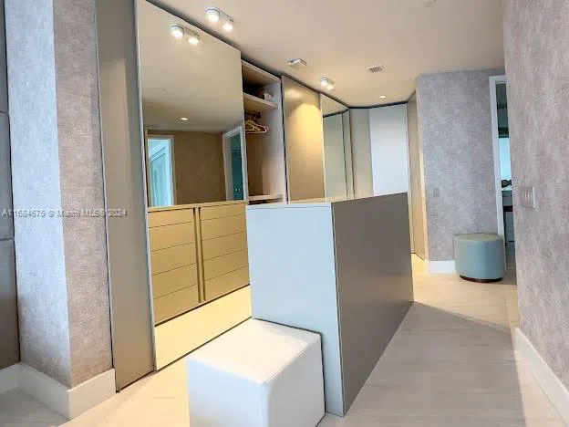 18555 Collins Ave #5203 Sunny Isles Beach, FL 33160