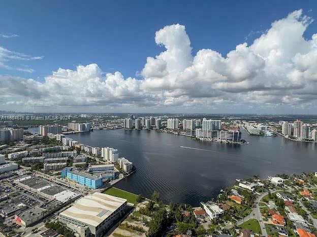 18555 Collins Ave #5203 Sunny Isles Beach, FL 33160