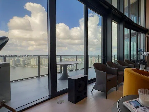 18555 Collins Ave #5203 Sunny Isles Beach, FL 33160