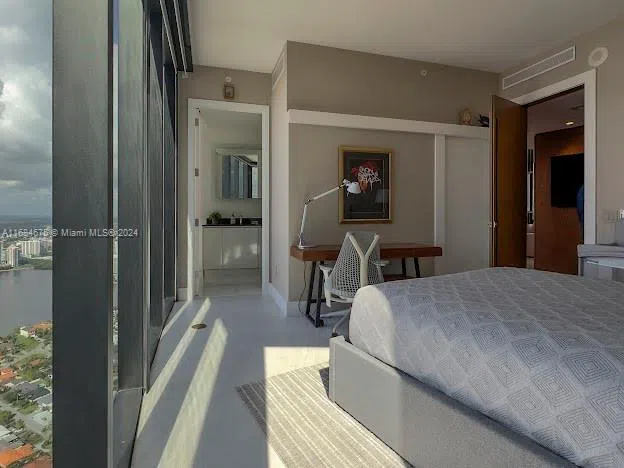 18555 Collins Ave #5203 Sunny Isles Beach, FL 33160