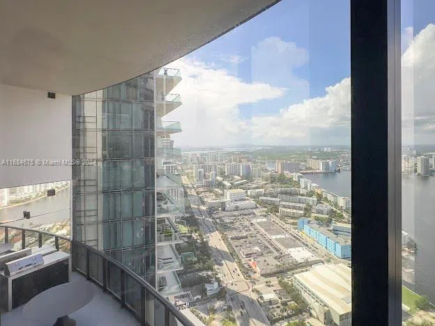 18555 Collins Ave #5203 Sunny Isles Beach, FL 33160