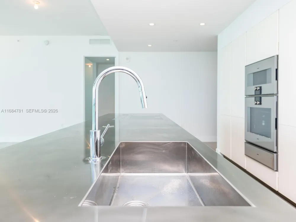 6901 Collins Ave #701 Miami Beach, FL 33141