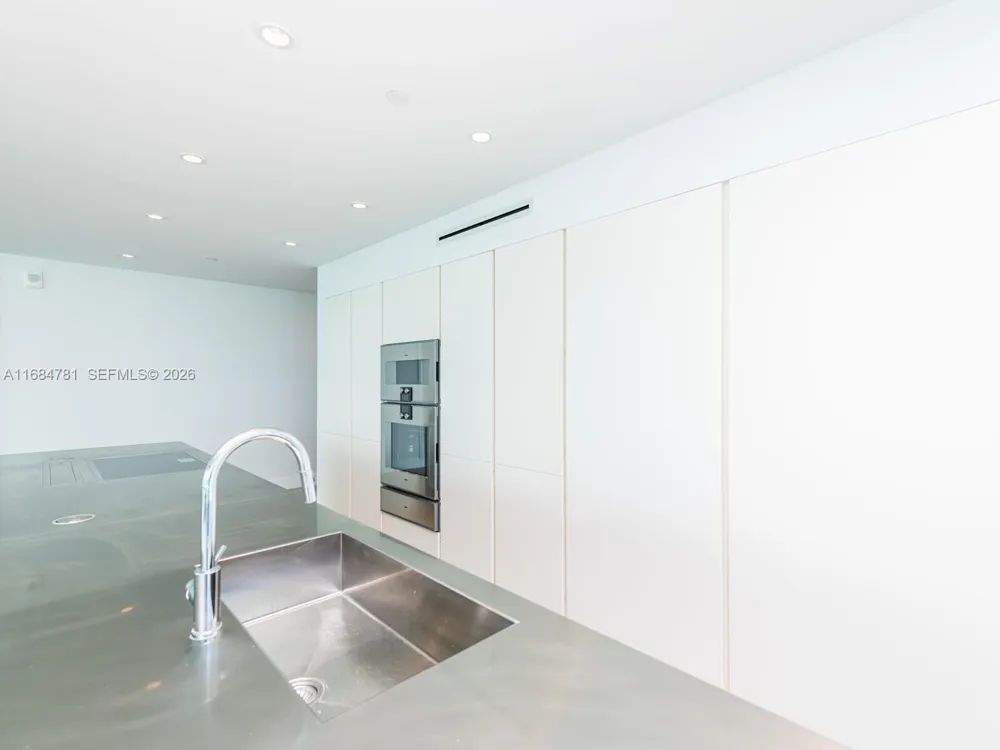 6901 Collins Ave #701 Miami Beach, FL 33141