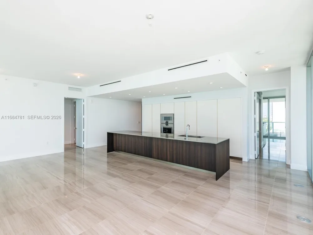 6901 Collins Ave #701 Miami Beach, FL 33141