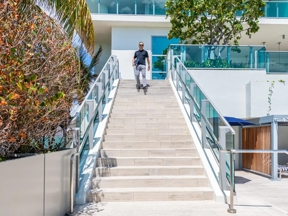 6901 Collins Ave #701 Miami Beach, FL 33141