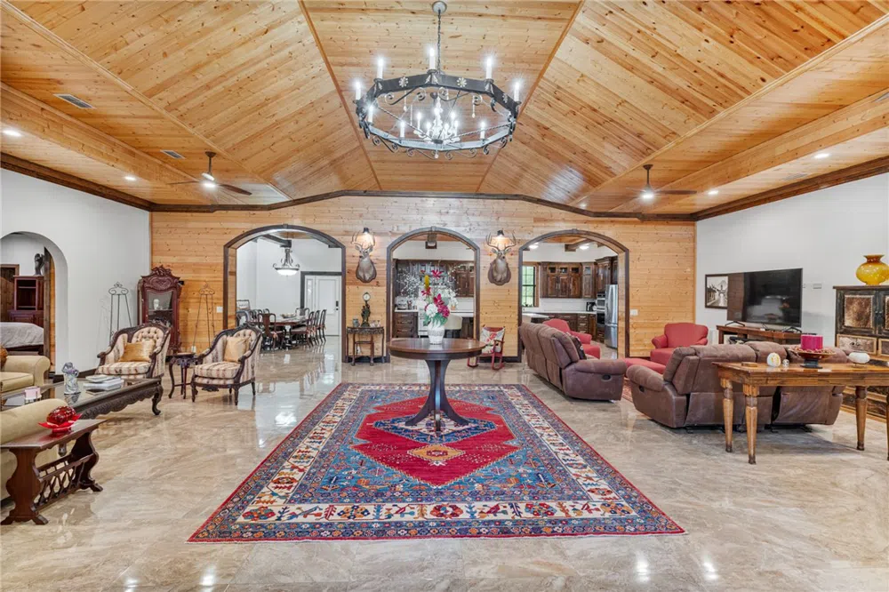1058 S Smith Avenue Hebbronville, TX 78361