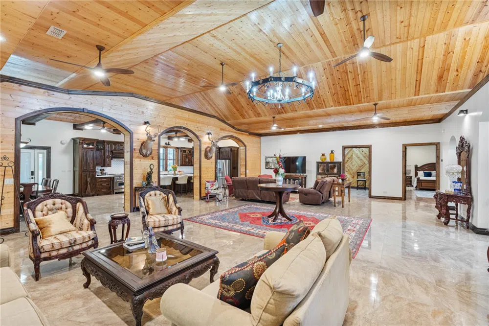 1058 S Smith Avenue Hebbronville, TX 78361