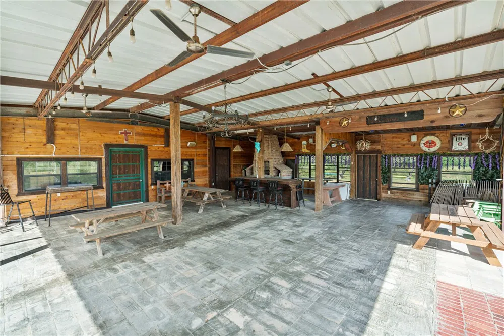 1058 S Smith Avenue Hebbronville, TX 78361