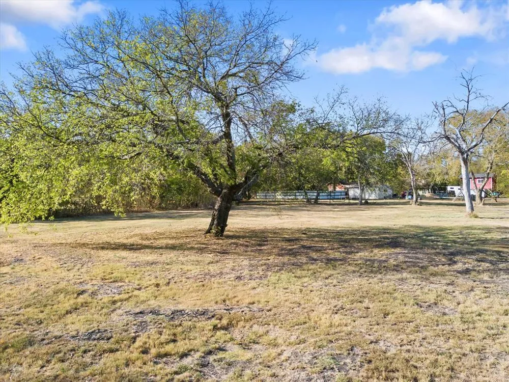E Cherry Tree Lane Fate, TX 75087
