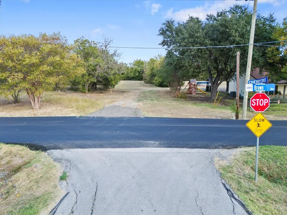 E Cherry Tree Lane Fate, TX 75087