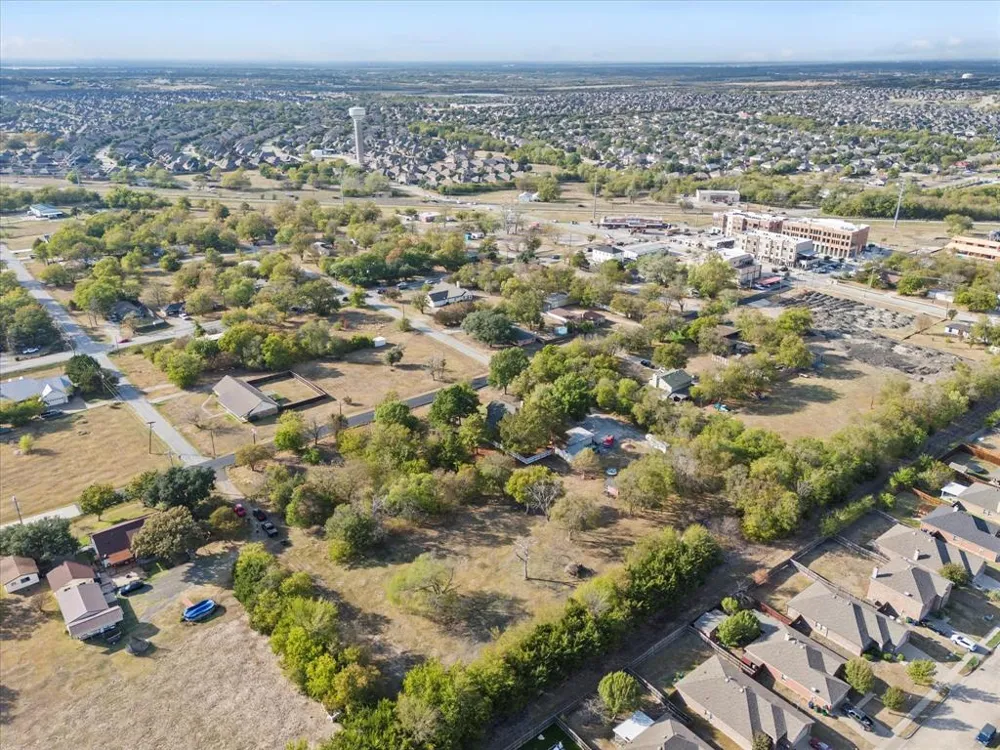 E Cherry Tree Lane Fate, TX 75087