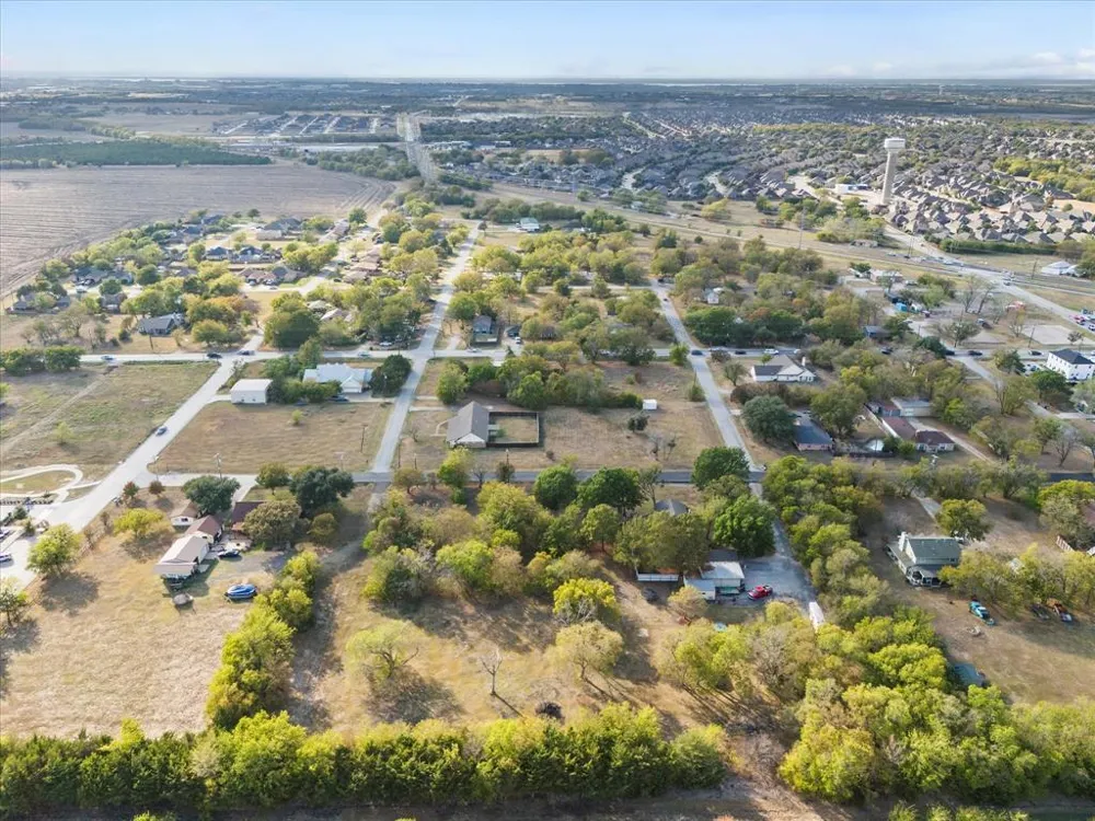 E Cherry Tree Lane Fate, TX 75087