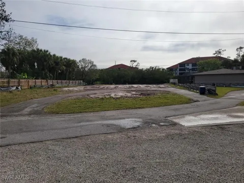 Estego Court